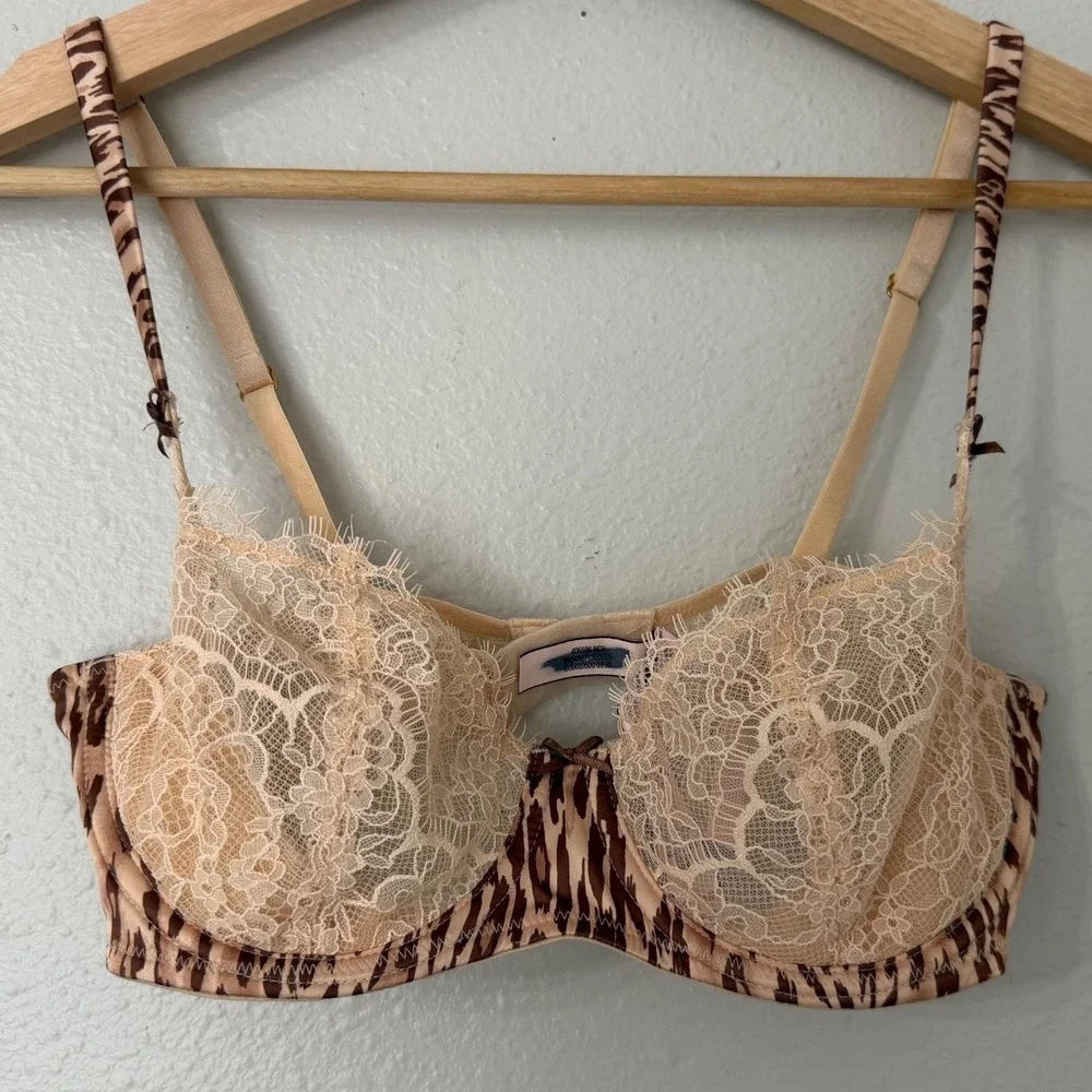 Victoria's Secret Push-Up Without Padding Lace‎ Bra 34C Animal Print Beige